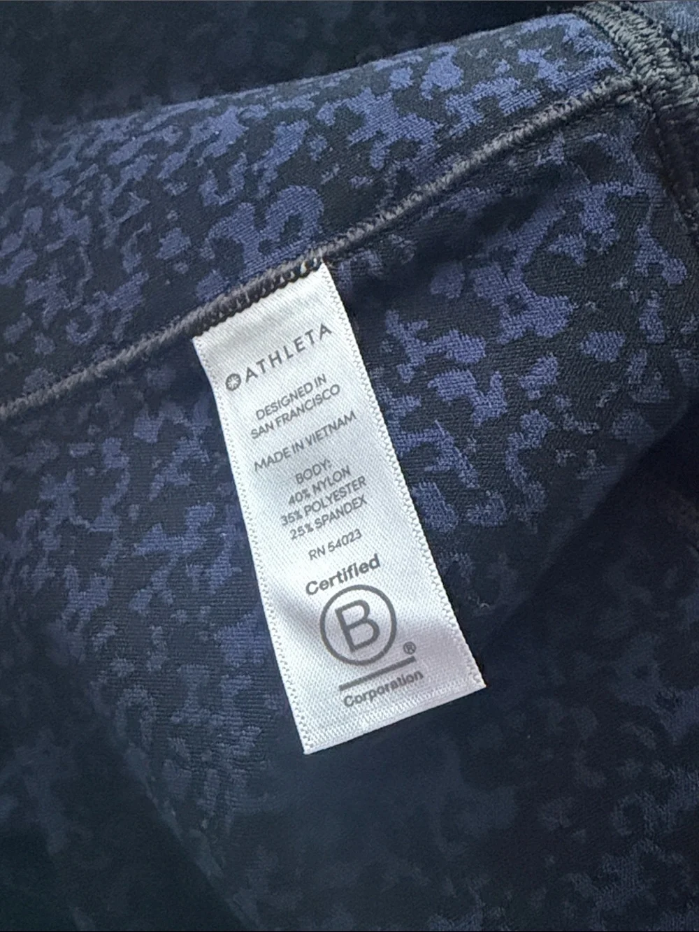 ATHLETA salutation stash pocket gravel 7/8 tights leggings